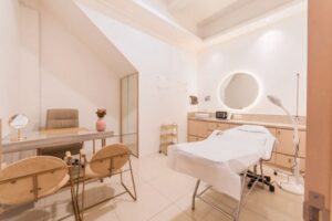 Interior Glamritz Clinic PIK 1